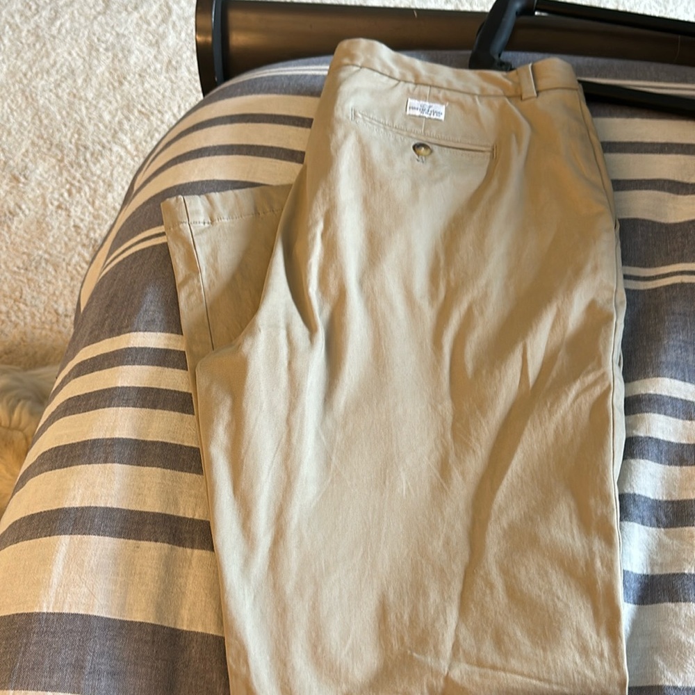 Vineyard vines men’s tan pants